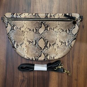 Clare V Grande Fanny